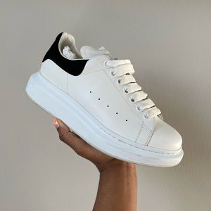 ALEXANDER MCQUEEN OVERSIZED SNEAKERS